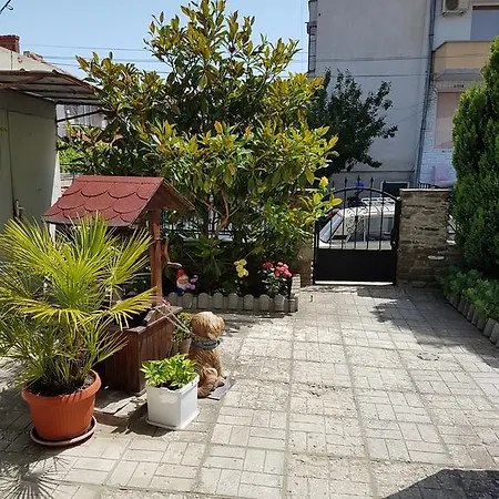 Guest Denitsa Guest house